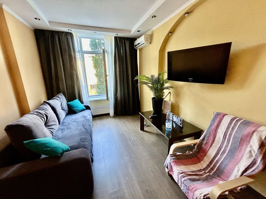 Акція ! Посуточно почасово кв центр Лівобережної МВЦ Комод