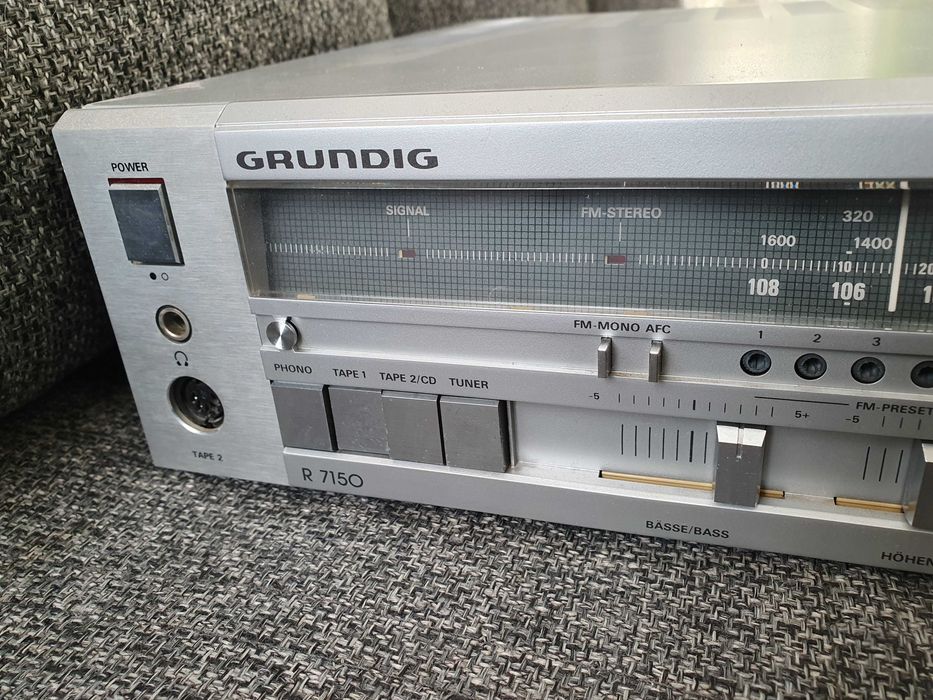 Stary zabytkowy amplituner Grundig R7150 vintage