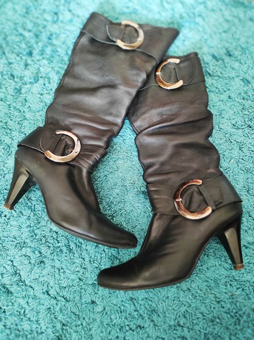 Сапоги на каблуке 39 р