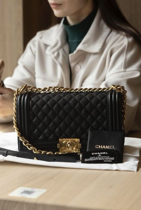 Продам сумку Chanel