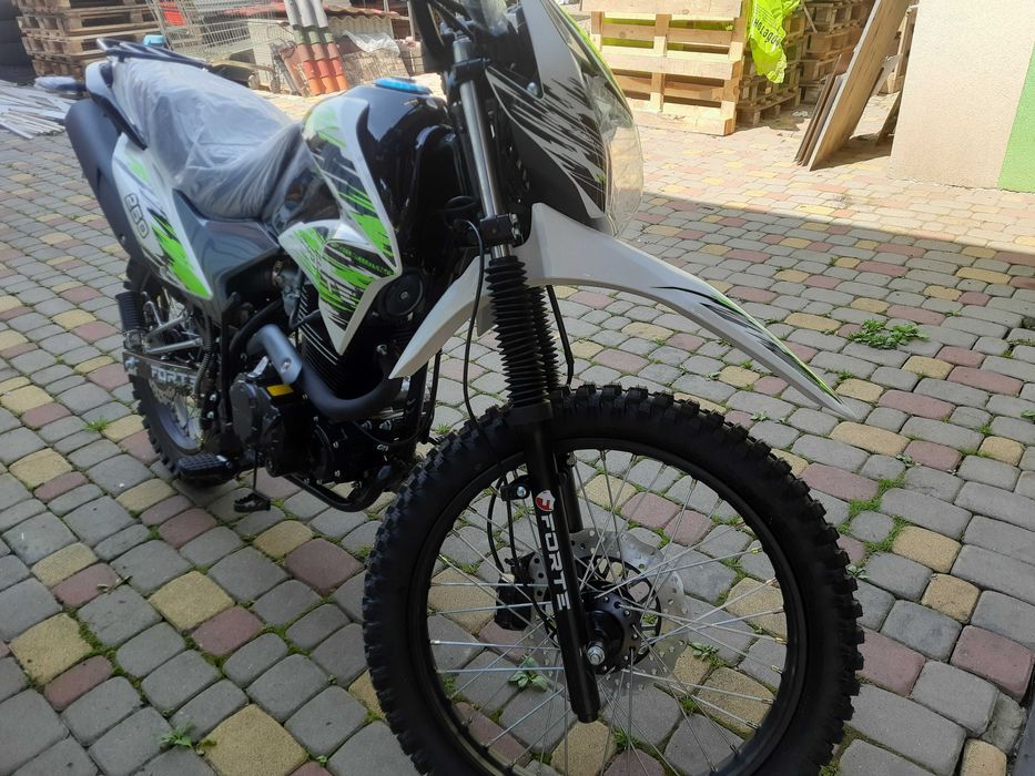 Мотоцикил новий 250