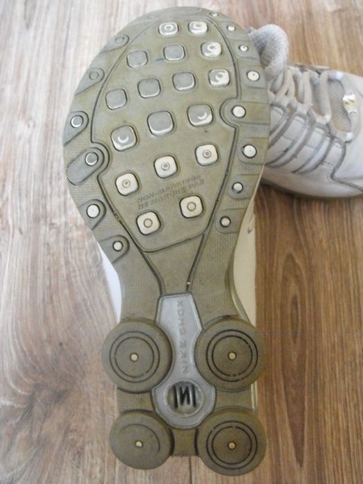 Buty NIKE Shox 36/37 23.5cm Skóra* biegowe buty sportowe białe