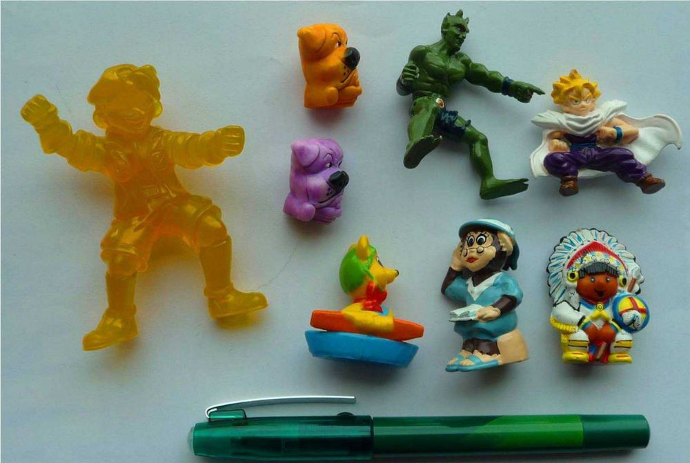 Conjunto figuras brindes PVC