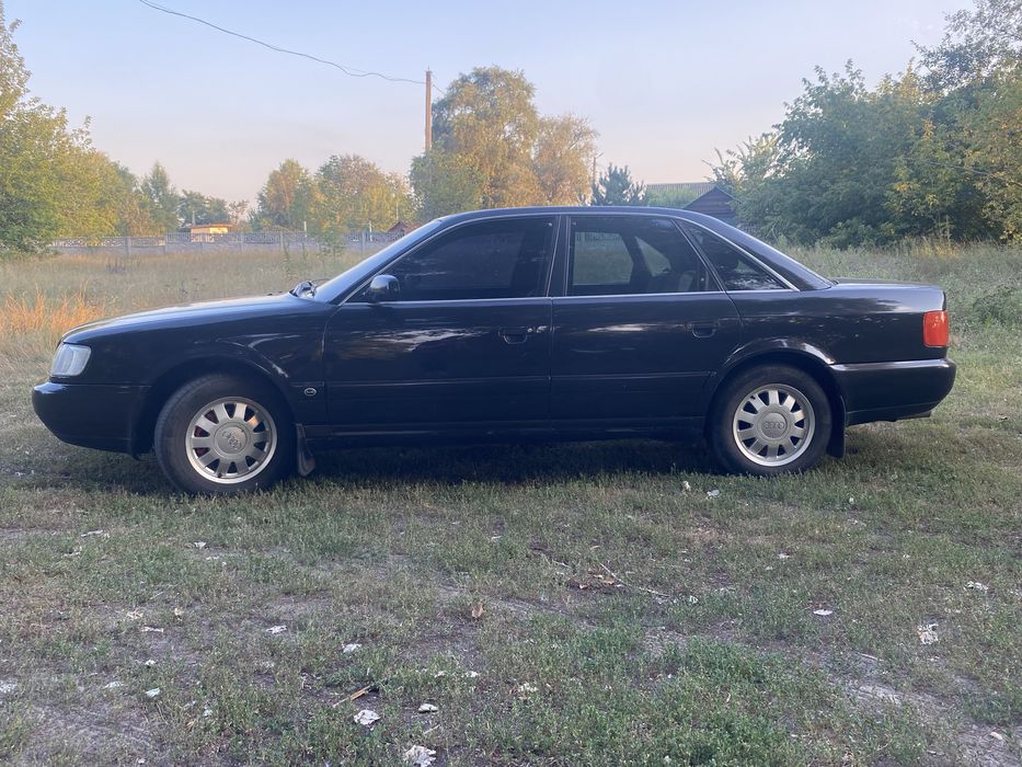 Ауді 100С4