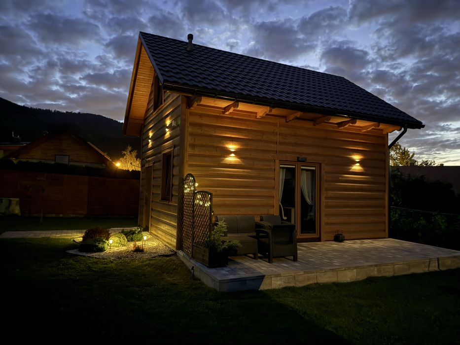 Domek w górach, nad jeziorem