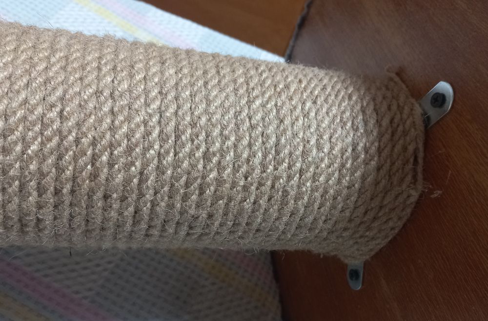 Будинок-кігтеточка для котика