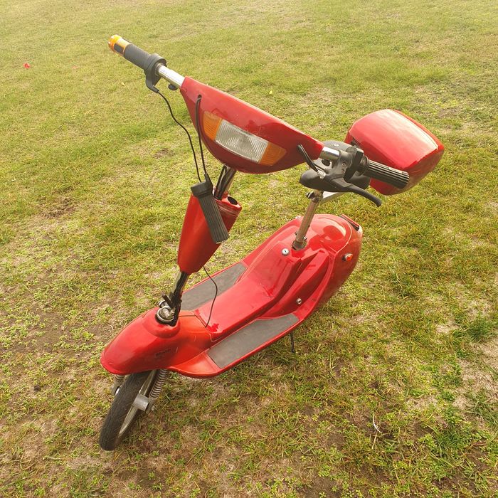 Sprzedam Uszkodzony mini skuter Elektrczny
