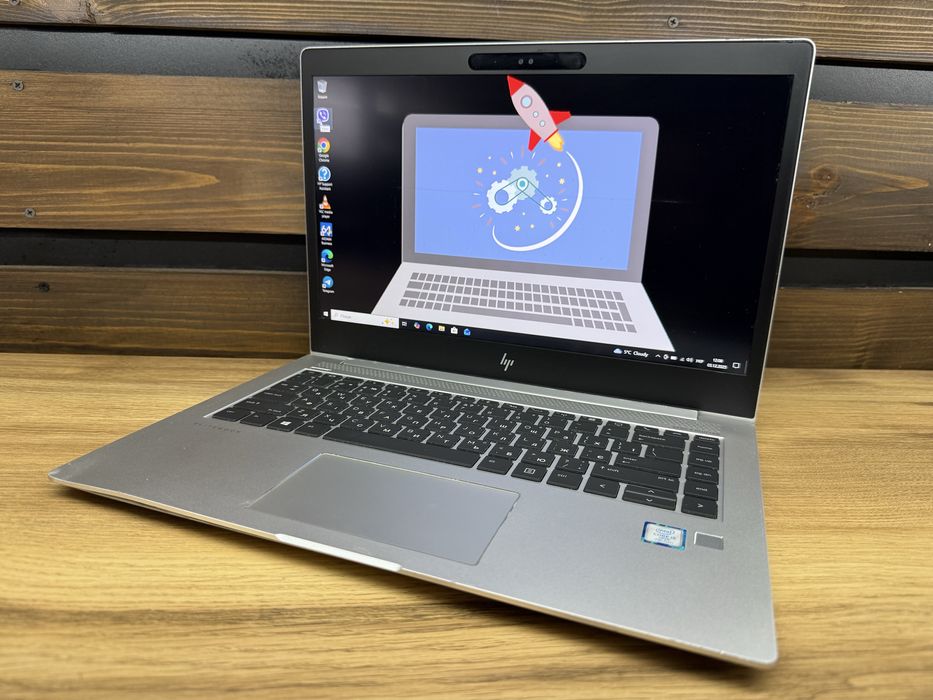 HP EliteBook 1040 G4 14”FHD IPS i5-7300u/8GB DDR4/256 Gb M2/15%