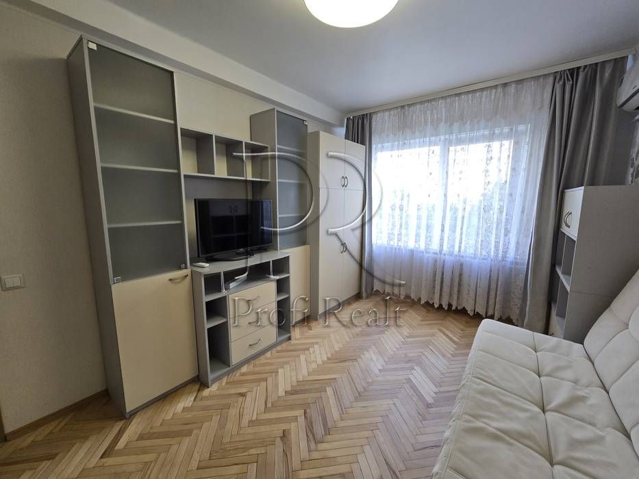 Продаж 2 кімн. квартири біля ВДНГ, Проспект Голосіївський 89
