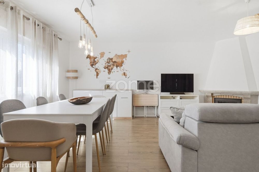 T2 remodelado com 108 m² em Carnaxide, junto à Escola Secundária