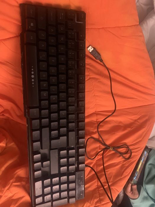 mouse e teclado com fios