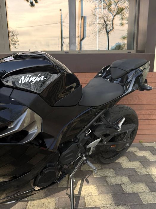 Мотоцикл Kawasaki Ninja 400 2018 рік