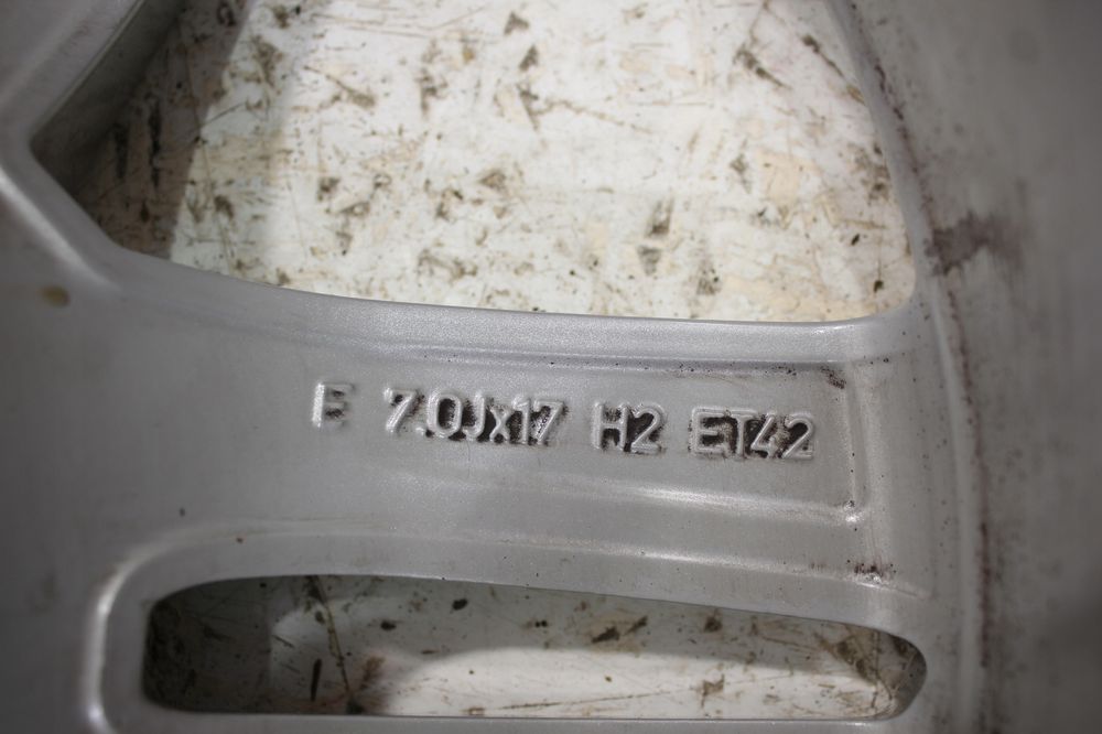 audi aluminiowa felga 17 8w0601025p