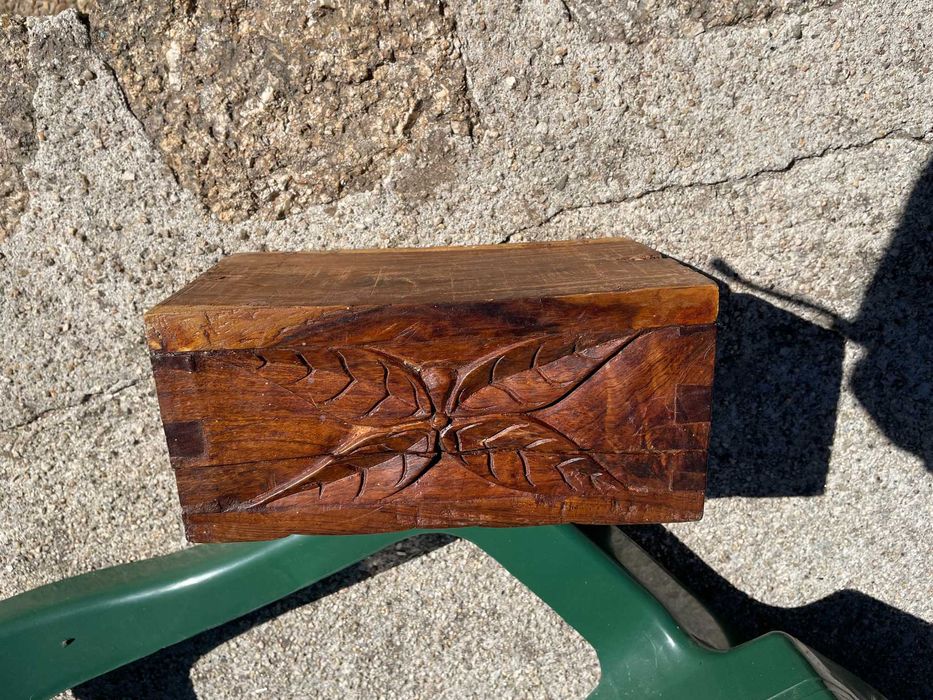 Caixa de Madeira feita á mão - Artesanato