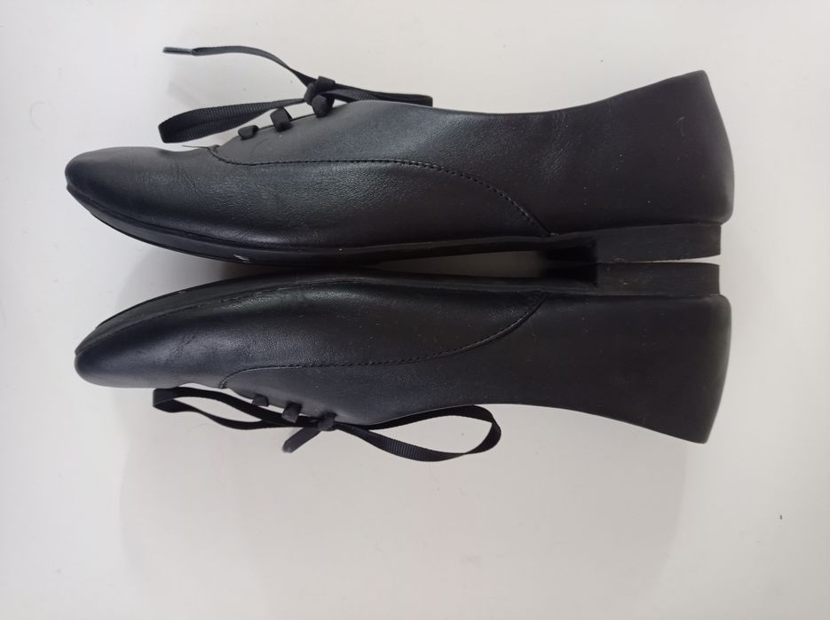 Туфлі Clarks. Шкіра