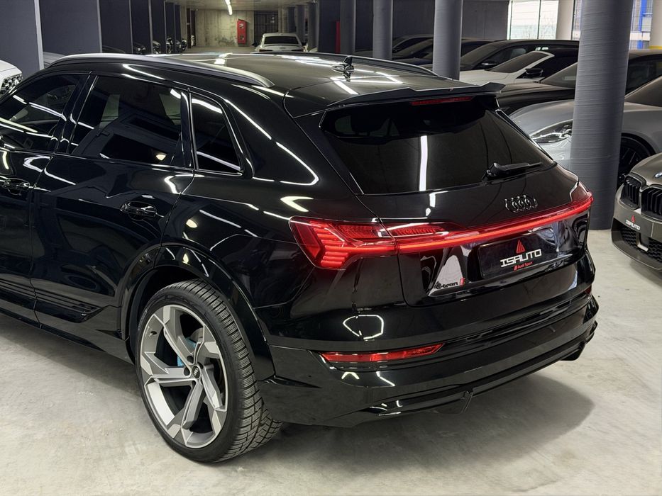 Audi E-tron S Quattro