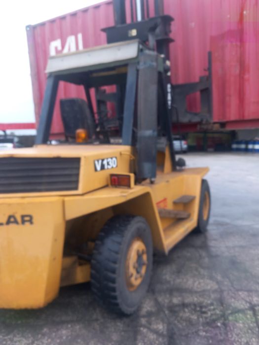Empilhador caterpillar capacidade 7000 kg