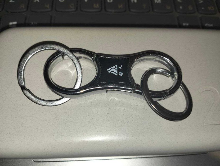 Продам брелок карабин для ключей