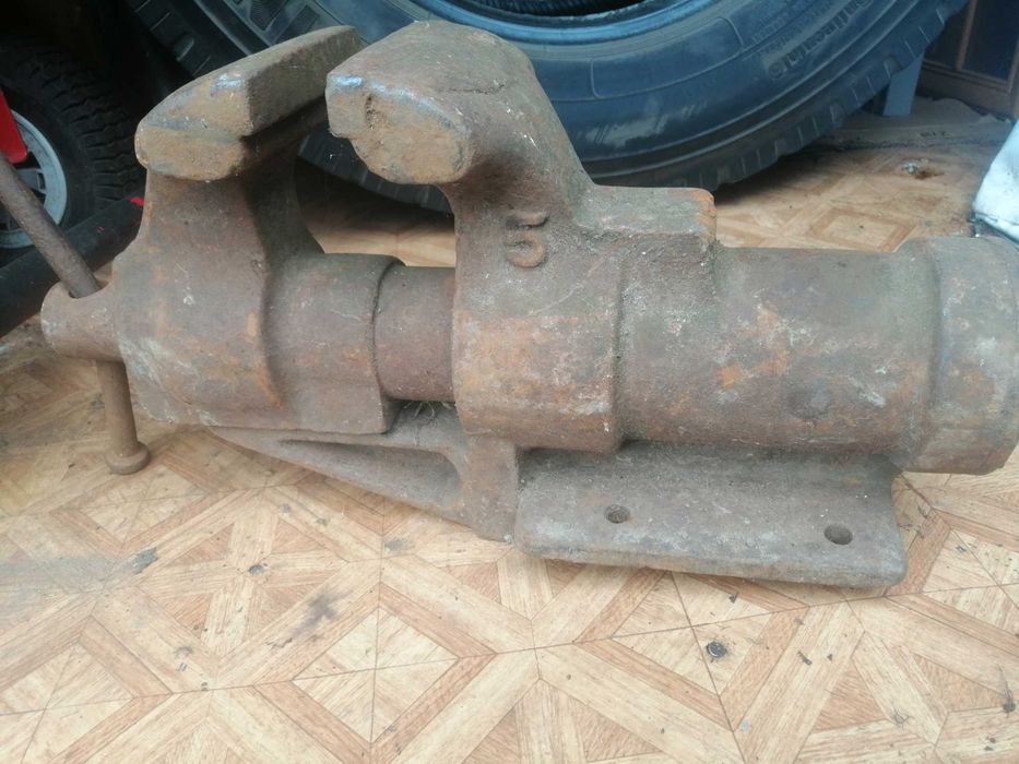 SPRZEDAM duze imadlo  niemieckie 42 kg oraz  kowalskieTERAZ TANIEJ