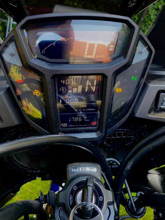 Honda Africa Twin 1000 manual - Przyjaciel na każdą trasę !