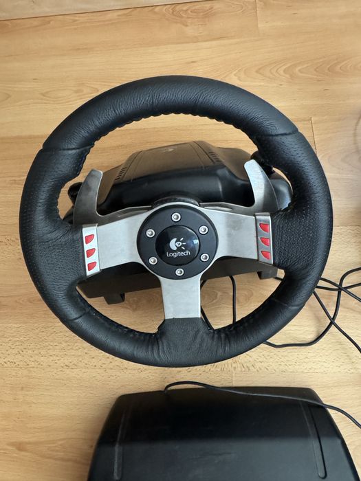 Logitech G27 Racing Wheel – Conjunto Completo (Volante, Pedais e Shifter)