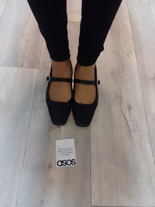 (41) ASOS/Czarne baleriny z zapięciem z Londynu, NOWE