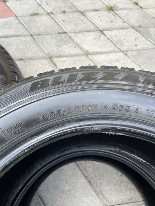 Зимові шини Bridgestone Blizzak VRX 205/65 R16 б/у (комплект)