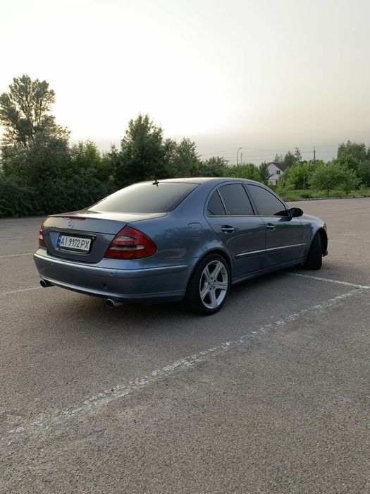 Продам мерседес W 211 комплектація Авангард