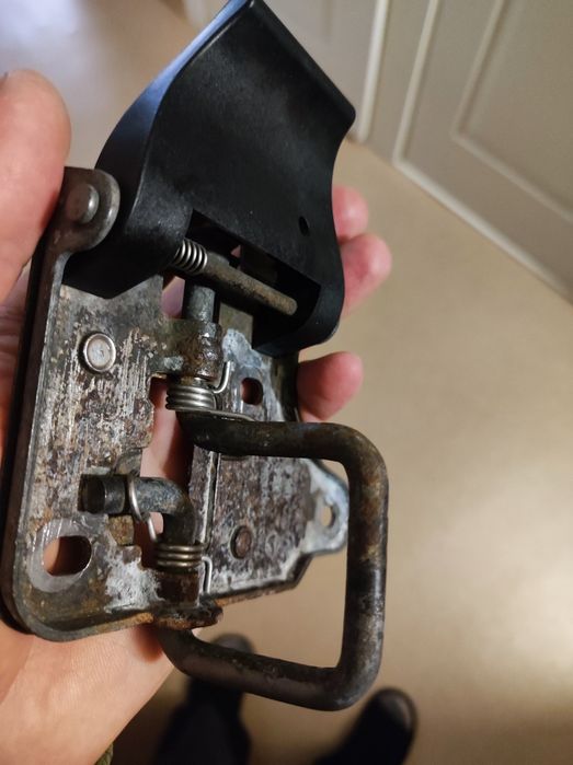 Замок капоту Октавія а7