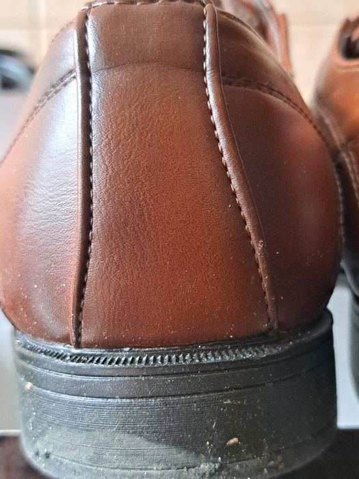 Sprzedam buty skórzane Badoxx prawie nieużywane