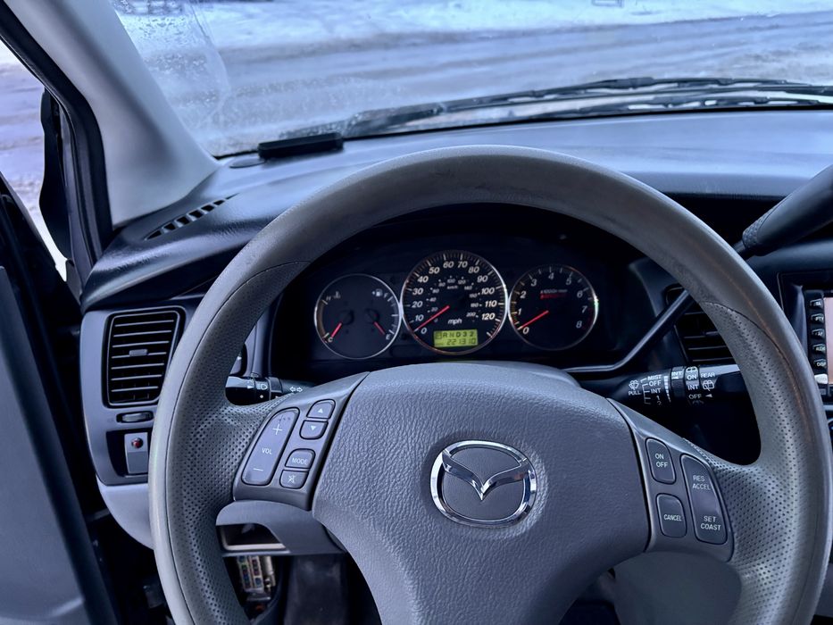 Mazda MPV  6+1  2005 автмат  газ/бенз