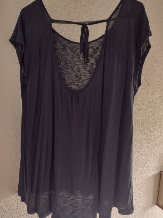 T-shirt damski roz 14