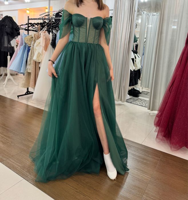 Продам випускну сукню