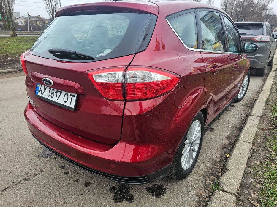 Ford C-Max  2015-Ford-C-Max-PLug-In