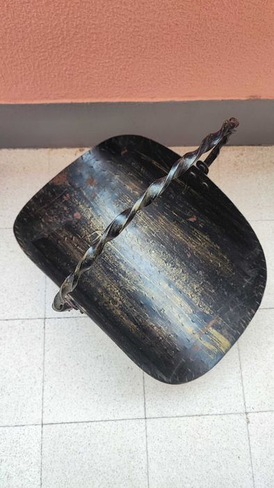Suporte para lenha ou para revistas