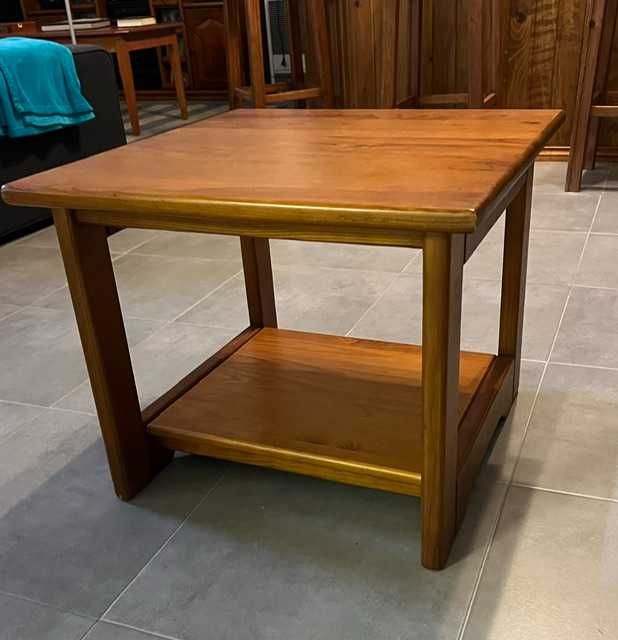 Mesa de apoio em madeira