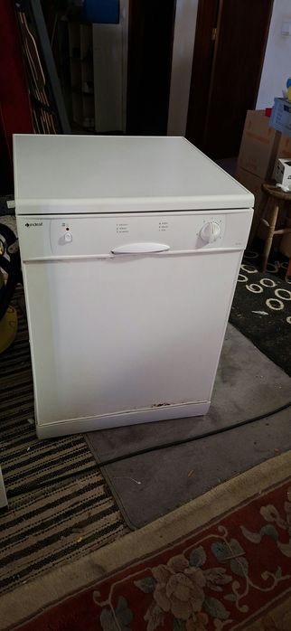 Máquina de lavar loiça Indesit
