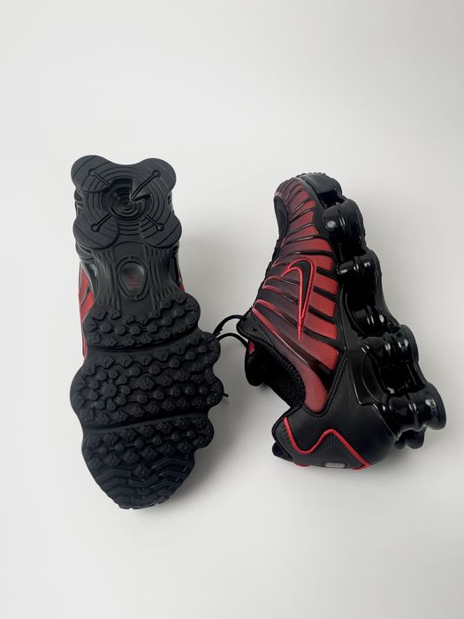 Оригинал Nike Shox TL Black University Red Gradient (IF6202 001