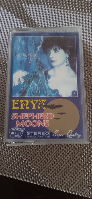 Kaseta MC-Enya -Sheperd moons