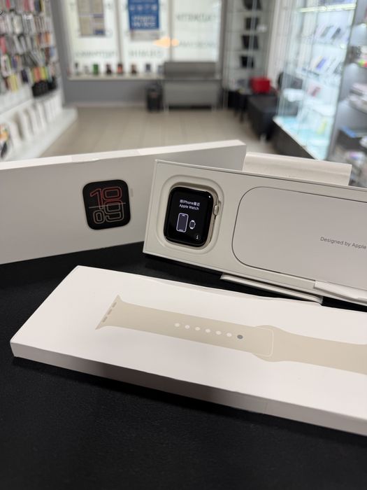 New Apple Watch SE3 44mm 100%