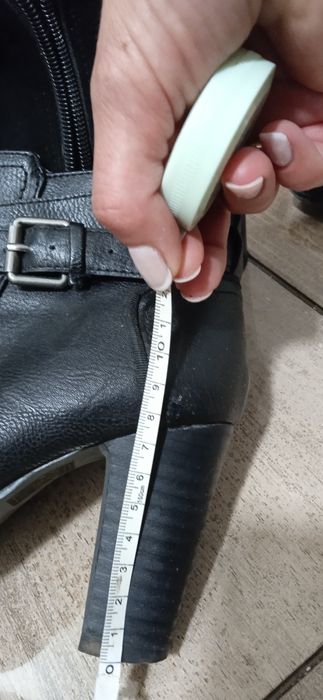 Ботинки на підборах,37розмір,зручні,вишукані