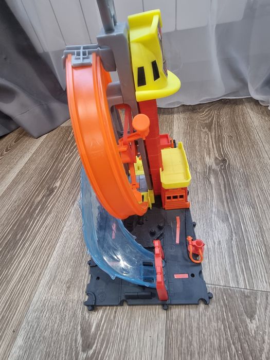 Hot wheels пожежна станція