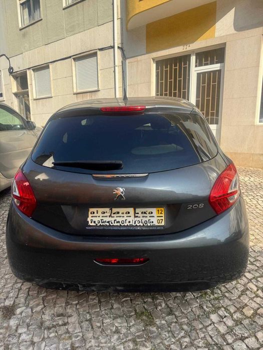 Peugeot 208 — fotografia 3
