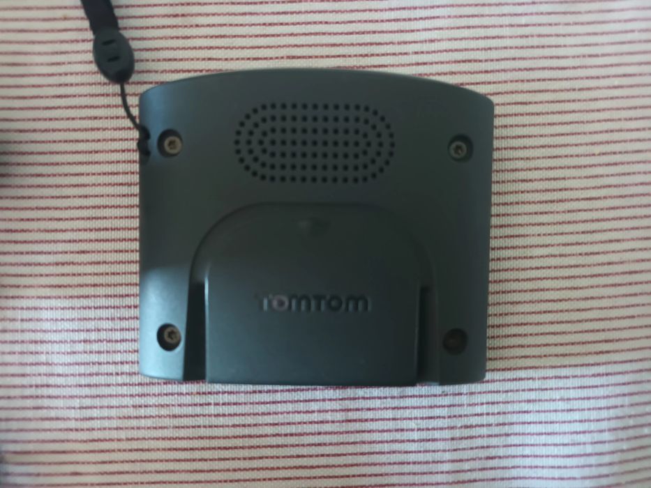 TomTom One 3rd Edition GPS with accessories.64751983650691123