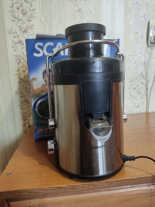 Соковижималка Scarlett SC-1015 б/в