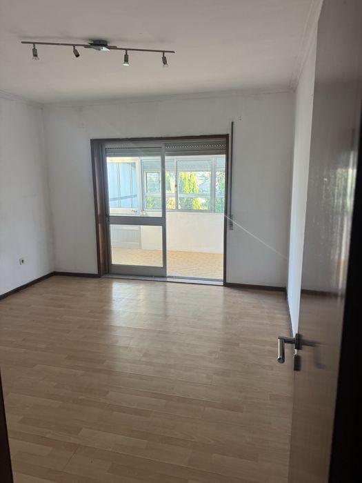 Casa t1 que pode ser convertida em t2