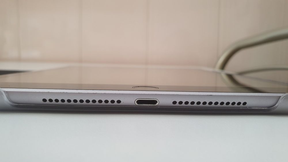 Ipad 6ª geração Wi-fi + Cellular 128 Gb (A1954)