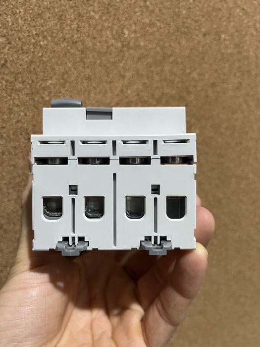 Interruptor diferencial 4P - 400V - 63A - 300mA