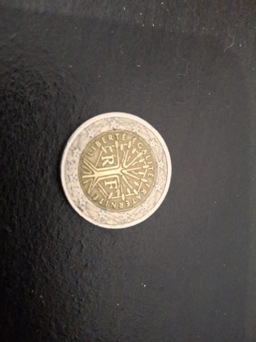 Vendo moeda de 2 euros Françesa com erros de cunhagem