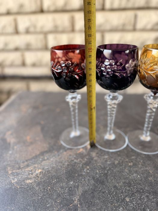 Винные хрустальные цветные бокалы , цветной хрусталь